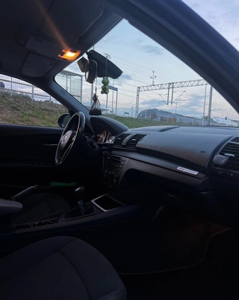 BMW Seria 1 cena 25200 przebieg: 240000, rok produkcji 2007 z Starachowice małe 121